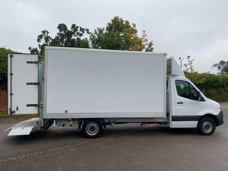 MERCEDES-BENZ SPRINTER