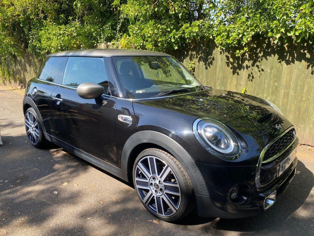 2019 MINI HATCH